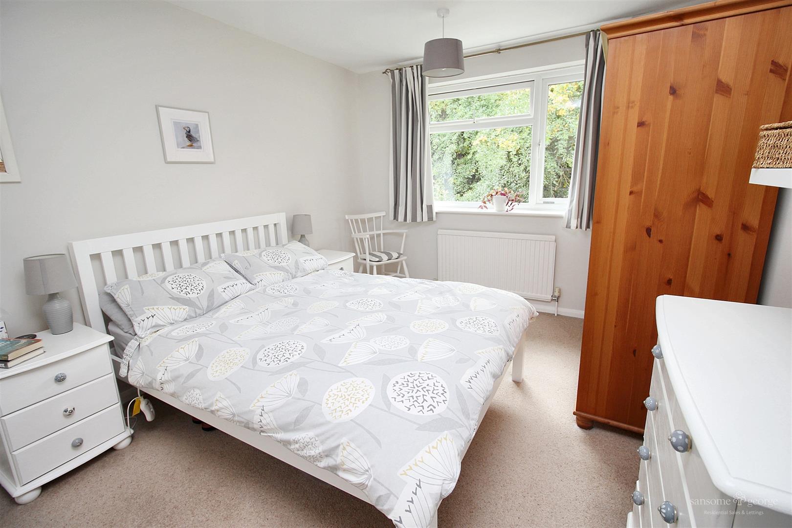 Mackay Close, Calcot, Reading
